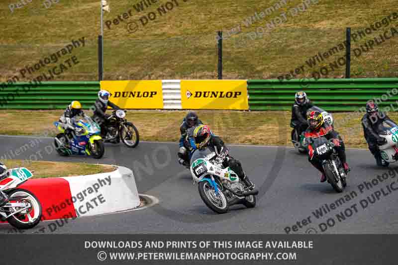 Vintage motorcycle club;eventdigitalimages;mallory park;mallory park trackday photographs;no limits trackdays;peter wileman photography;trackday digital images;trackday photos;vmcc festival 1000 bikes photographs